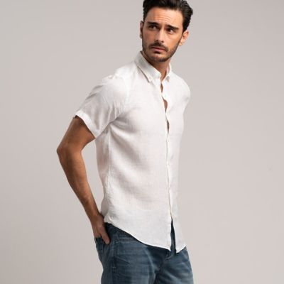 Camicia uomo manica corta realizzata in puro lino bianco tinto capo